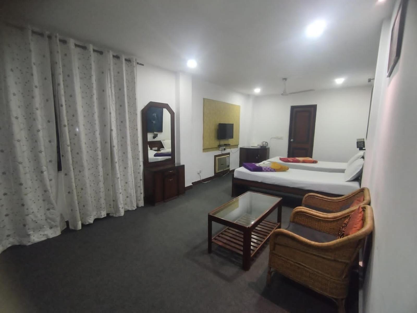 The Maple Hotel 2*